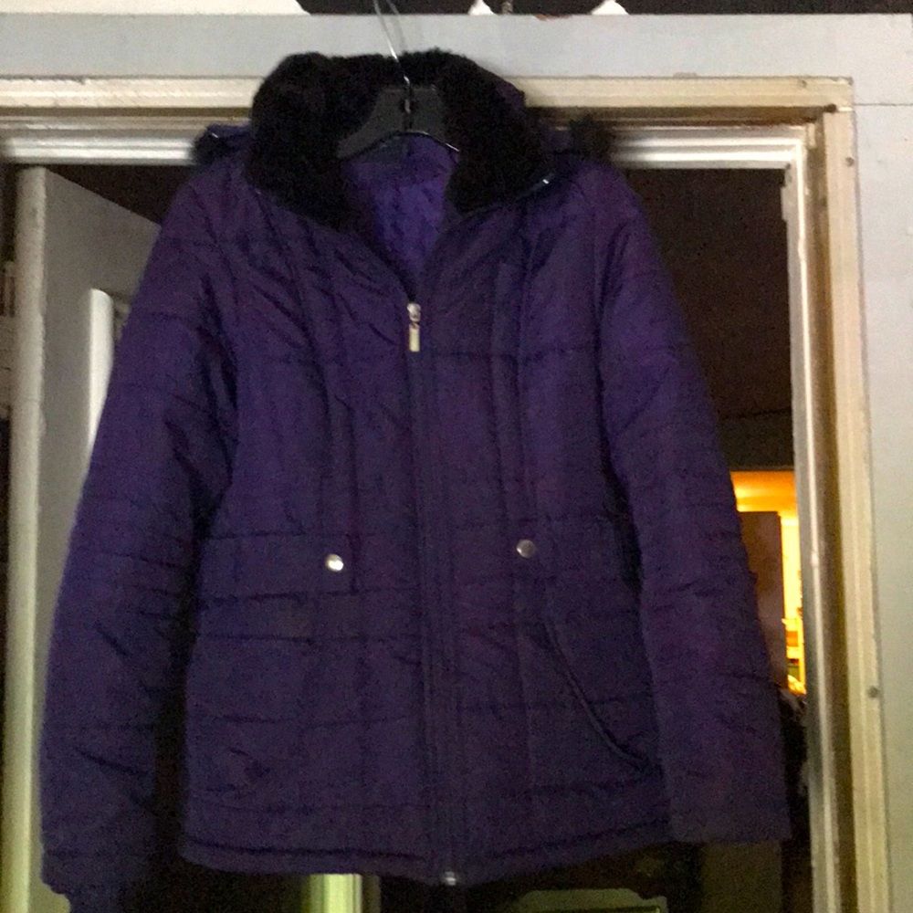 Jacket with black faux fur trim @ hood zip-up